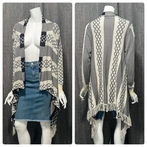 NWT Mia Madison Open Front Waterfall Fringe Hem Geo Knit Cardigan S/M